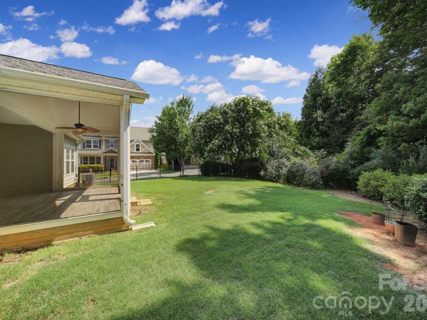 2001 Oakmere Road, Waxhaw, NC 28173.  MLS# CAR4401499, YatesRealty ID 40867. 