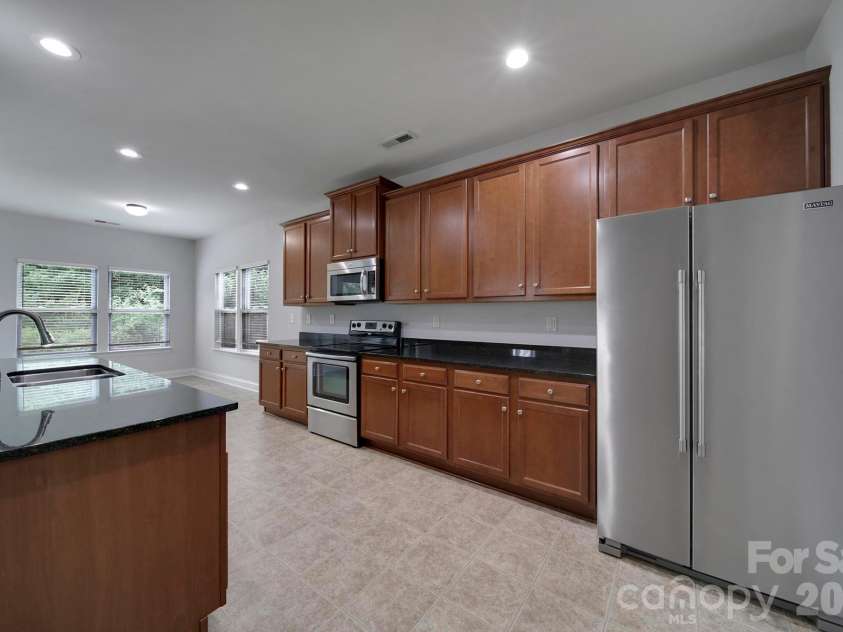 2001 Oakmere Road, Waxhaw, NC 28173.  MLS# CAR4401499, YatesRealty ID 40867. 