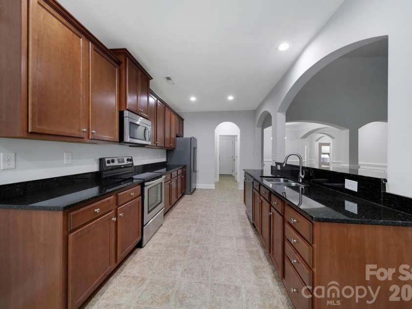 2001 Oakmere Road, Waxhaw, NC 28173.  MLS# CAR4401499, YatesRealty ID 40867. 