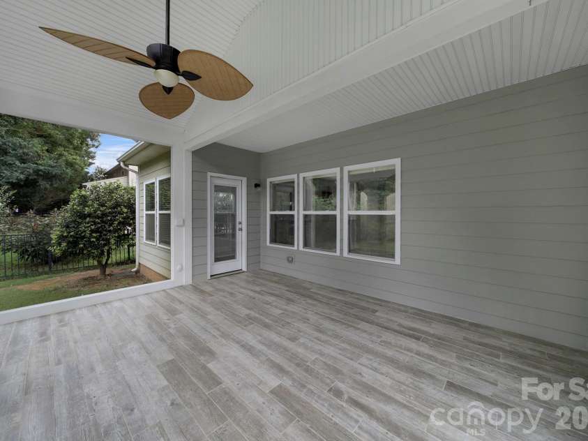 2001 Oakmere Road, Waxhaw, NC 28173.  MLS# CAR4401499, YatesRealty ID 40867. 