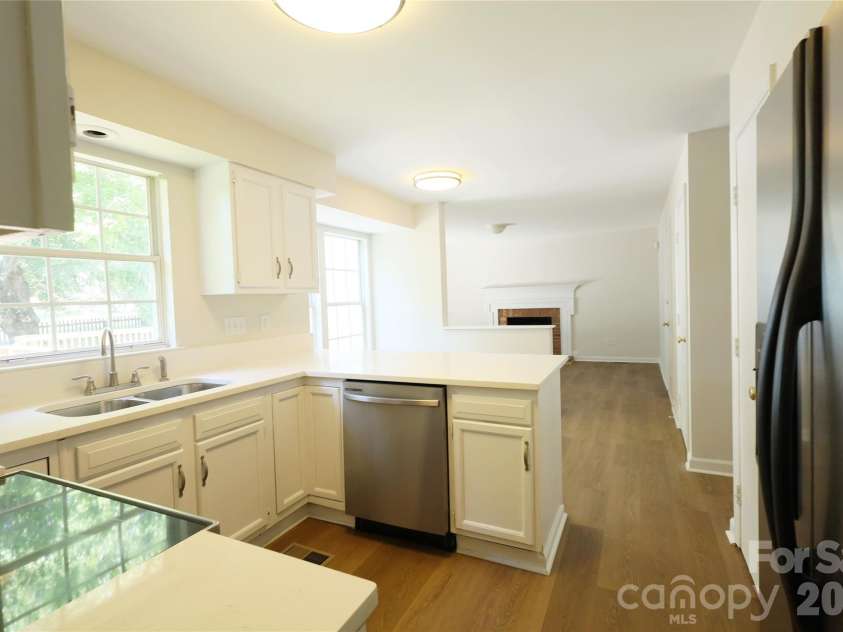 2000 Teresa Jill Drive, Charlotte, NC 28213.  MLS# CAR4401232, YatesRealty ID 40868. 