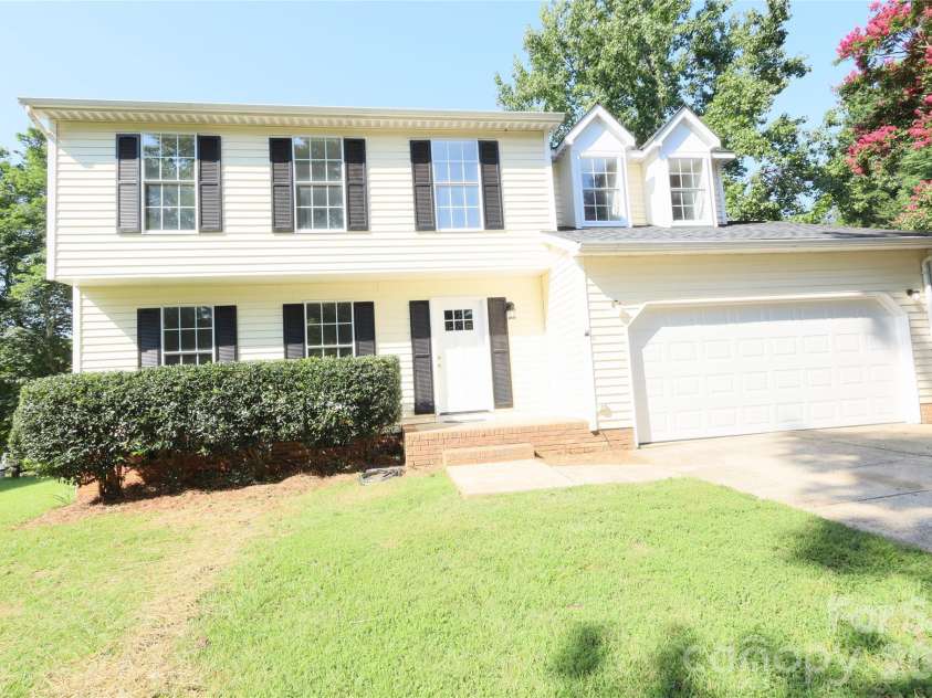 2000 Teresa Jill Drive, Charlotte, NC 28213.  MLS# CAR4401232, YatesRealty ID 40868. 