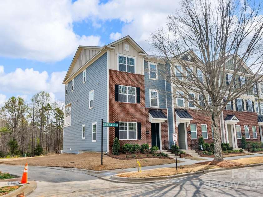 16764 Summers Walk Boulevard, Davidson, NC 28036.  MLS# CAR4234012, YatesRealty ID 4087. 
