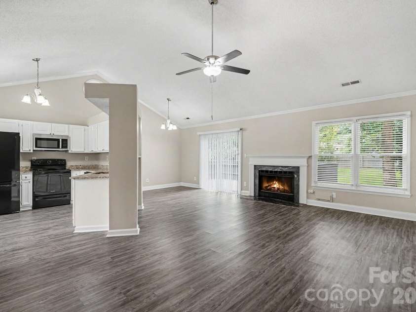 3428 Fortis Lane, Matthews, NC 28105.  MLS# CAR4408244, YatesRealty ID 40871. 