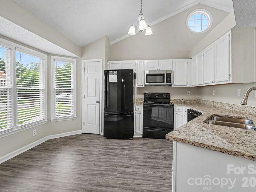 3428 Fortis Lane, Matthews, NC 28105.  MLS# CAR4408244, YatesRealty ID 40871. 