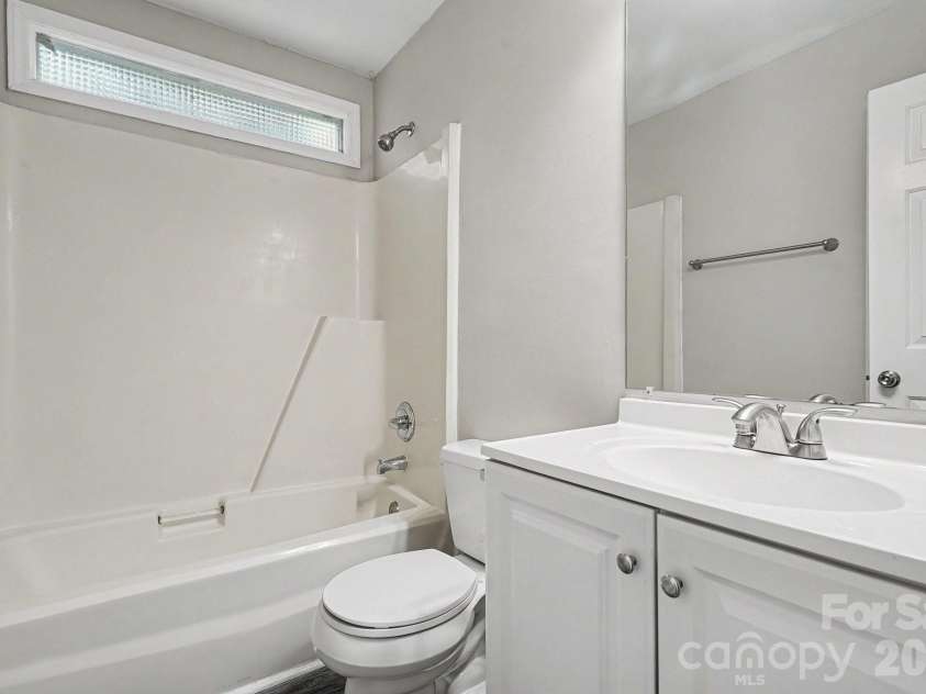 3428 Fortis Lane, Matthews, NC 28105.  MLS# CAR4408244, YatesRealty ID 40871. 