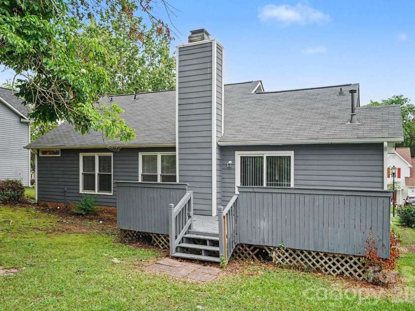 3428 Fortis Lane, Matthews, NC 28105.  MLS# CAR4408244, YatesRealty ID 40871. 