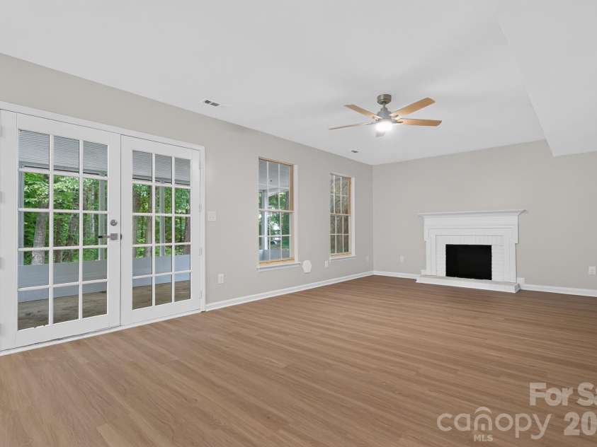 10304 Shady Rest Lane, Charlotte, NC 28214.  MLS# CAR4397605, YatesRealty ID 40872. 