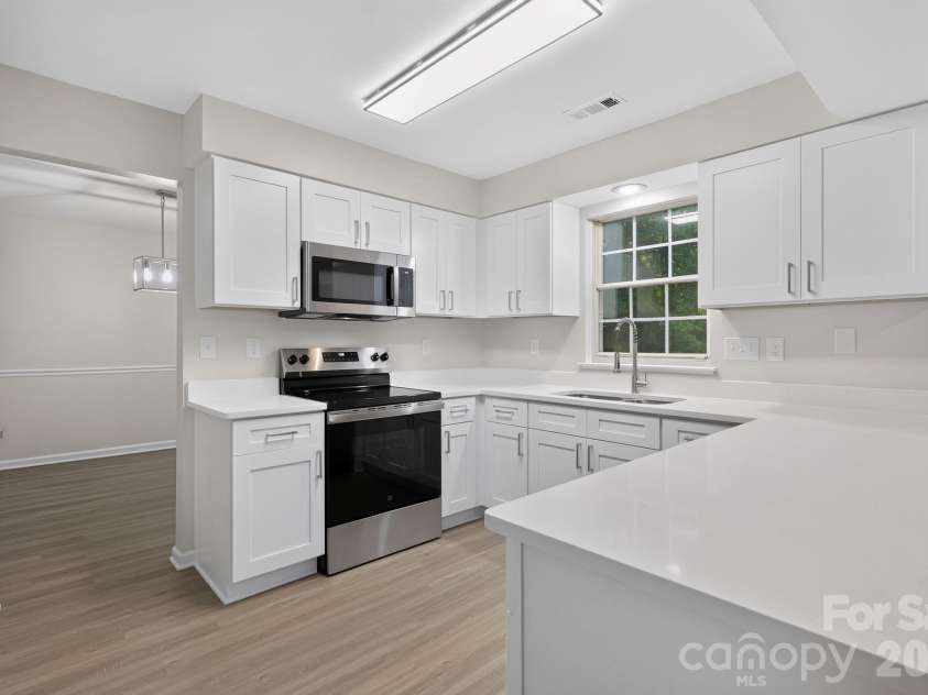 10304 Shady Rest Lane, Charlotte, NC 28214.  MLS# CAR4397605, YatesRealty ID 40872. 