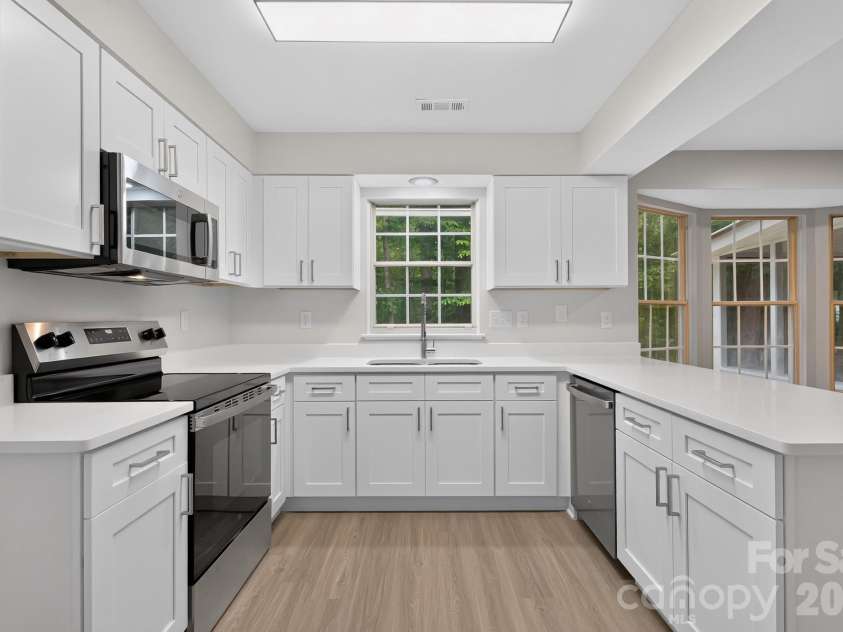 10304 Shady Rest Lane, Charlotte, NC 28214.  MLS# CAR4397605, YatesRealty ID 40872. 