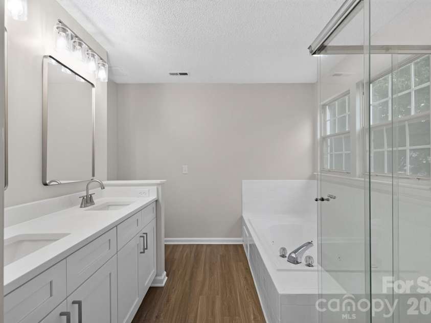 10304 Shady Rest Lane, Charlotte, NC 28214.  MLS# CAR4397605, YatesRealty ID 40872. 