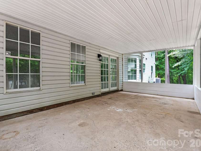 10304 Shady Rest Lane, Charlotte, NC 28214.  MLS# CAR4397605, YatesRealty ID 40872. 