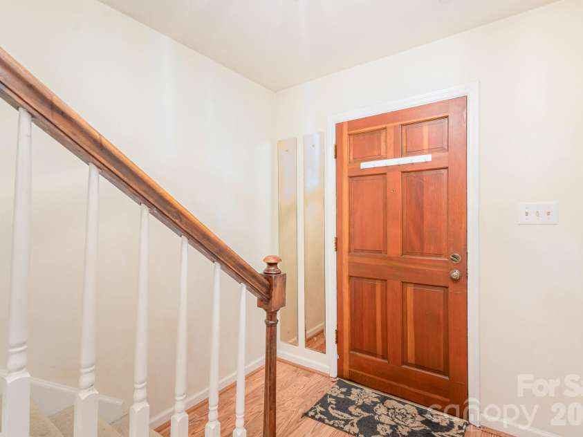 8017 Regent Park Lane, Charlotte, NC 28210.  MLS# CAR4410359, YatesRealty ID 40873. 