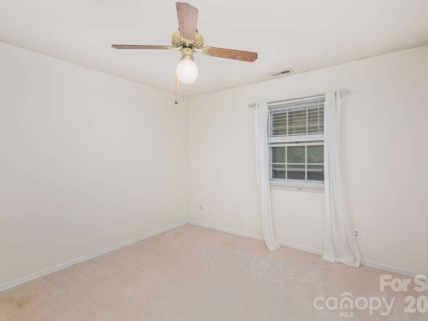 8017 Regent Park Lane, Charlotte, NC 28210.  MLS# CAR4410359, YatesRealty ID 40873. 