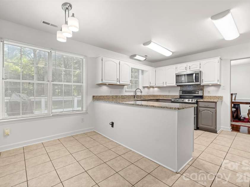 13110 Graymist Drive, Charlotte, NC 28215.  MLS# CAR4410322, YatesRealty ID 40874. 