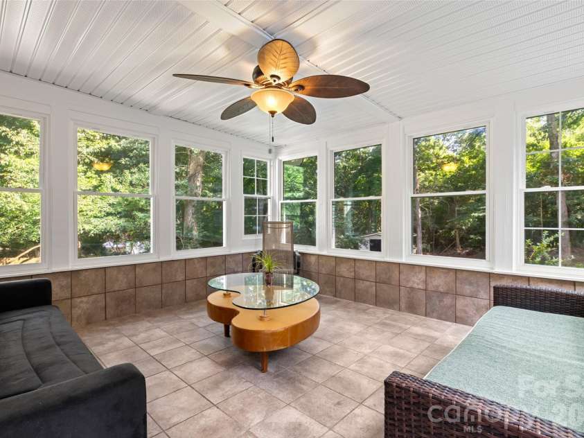 13110 Graymist Drive, Charlotte, NC 28215.  MLS# CAR4410322, YatesRealty ID 40874. 