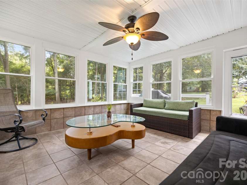 13110 Graymist Drive, Charlotte, NC 28215.  MLS# CAR4410322, YatesRealty ID 40874. 