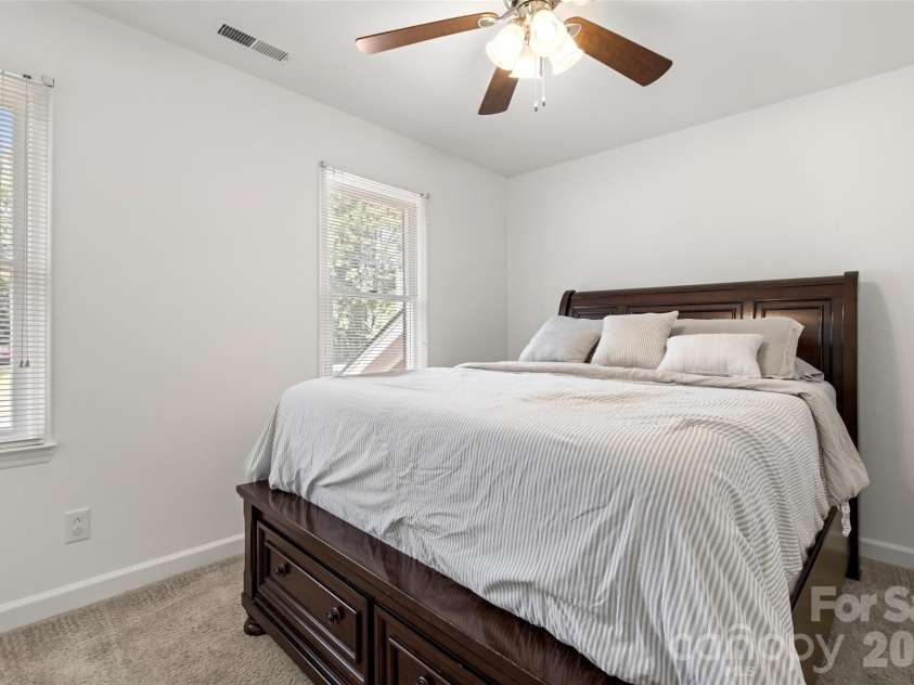 13110 Graymist Drive, Charlotte, NC 28215.  MLS# CAR4410322, YatesRealty ID 40874. 
