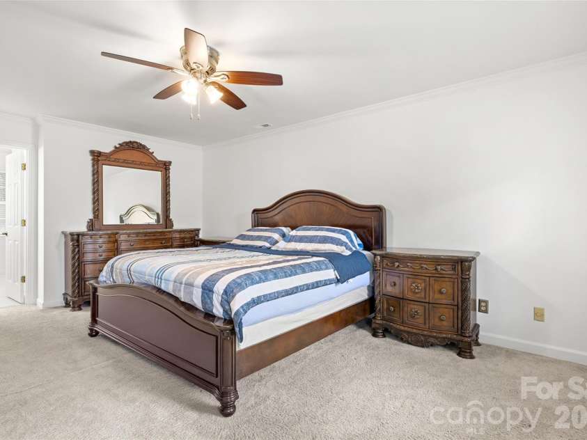 13110 Graymist Drive, Charlotte, NC 28215.  MLS# CAR4410322, YatesRealty ID 40874. 