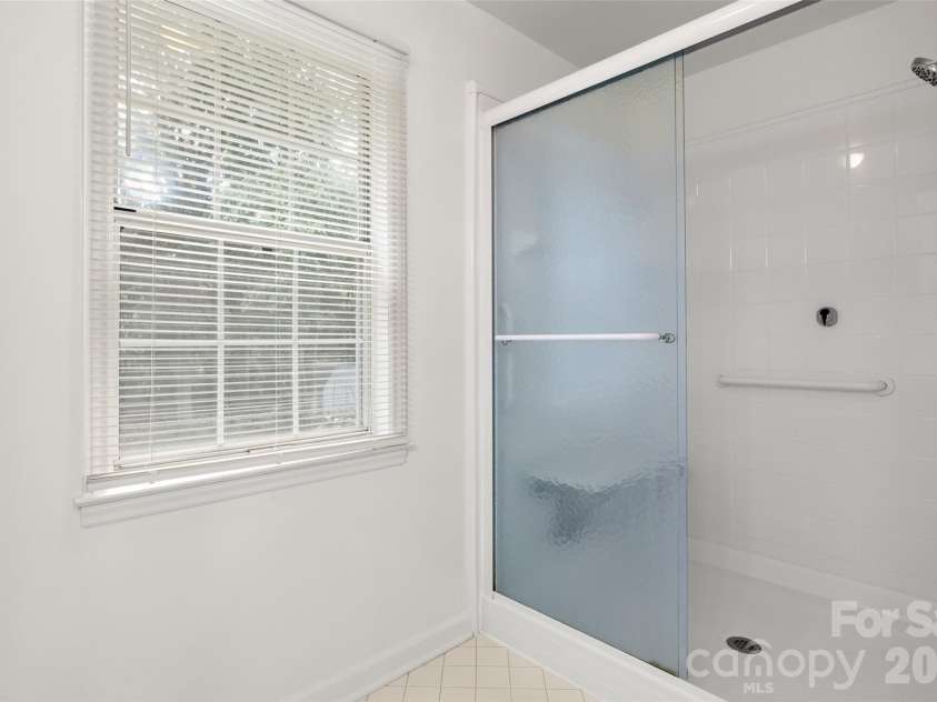 13110 Graymist Drive, Charlotte, NC 28215.  MLS# CAR4410322, YatesRealty ID 40874. 