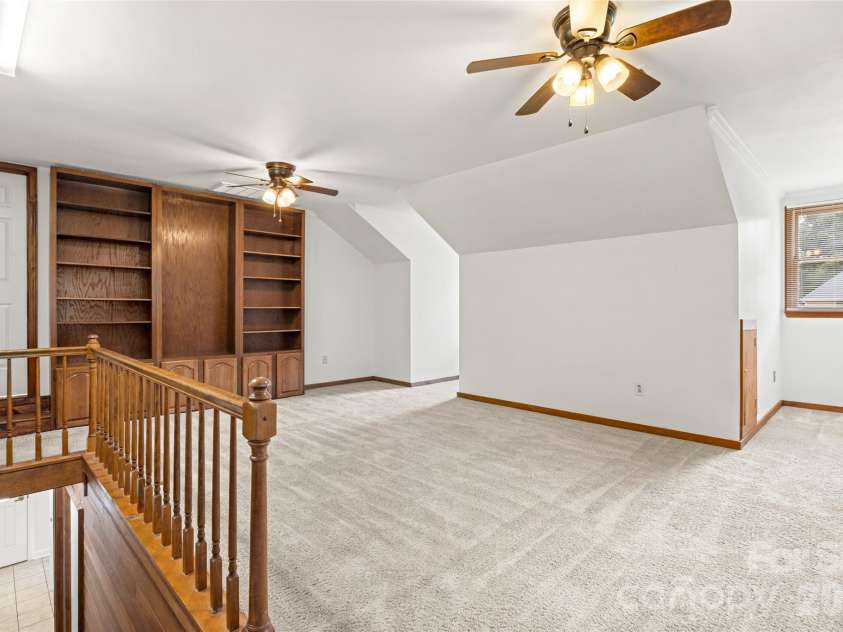 13110 Graymist Drive, Charlotte, NC 28215.  MLS# CAR4410322, YatesRealty ID 40874. 