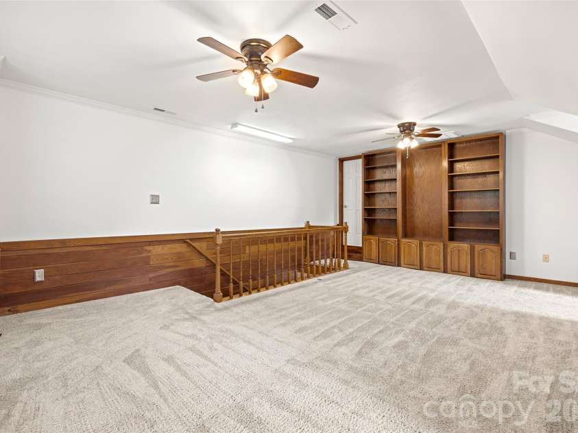 13110 Graymist Drive, Charlotte, NC 28215.  MLS# CAR4410322, YatesRealty ID 40874. 