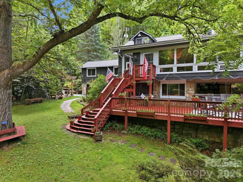 146 Chestnut Walk Drive, Waynesville, NC 28786.  MLS# CAR4408864, YatesRealty ID 40875. 