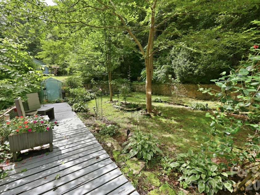 146 Chestnut Walk Drive, Waynesville, NC 28786.  MLS# CAR4408864, YatesRealty ID 40875. 