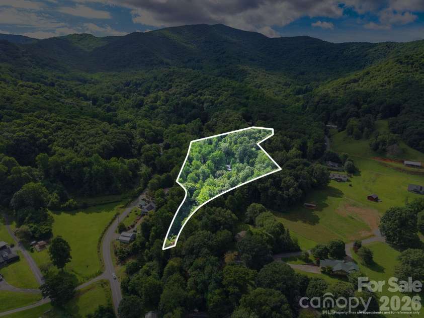 146 Chestnut Walk Drive, Waynesville, NC 28786.  MLS# CAR4408864, YatesRealty ID 40875. 