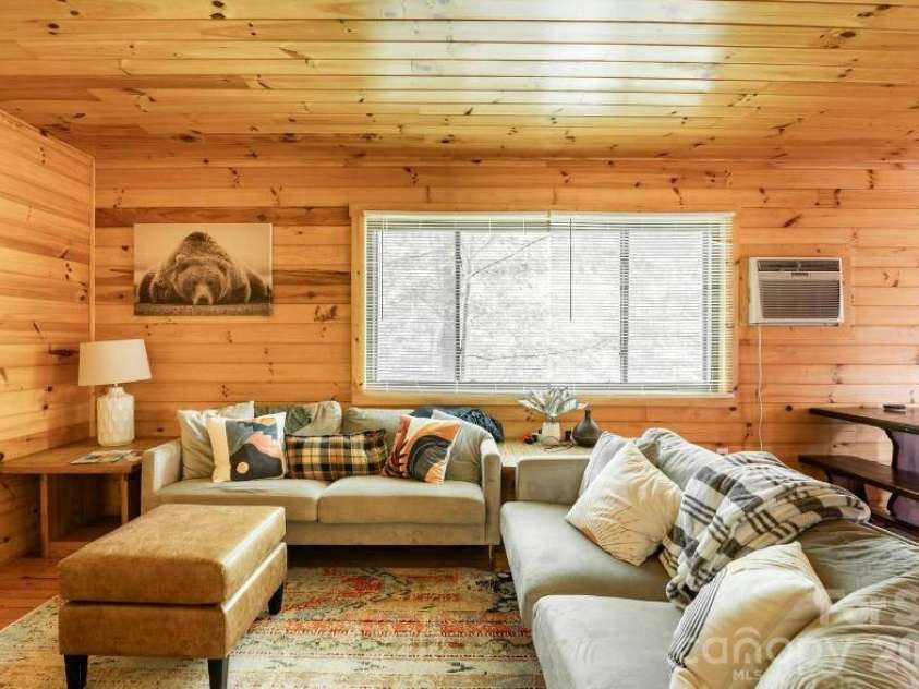 295 Blue Ridge Parkway, Bryson City, NC 28713.  MLS# CAR4410466, YatesRealty ID 40878. 