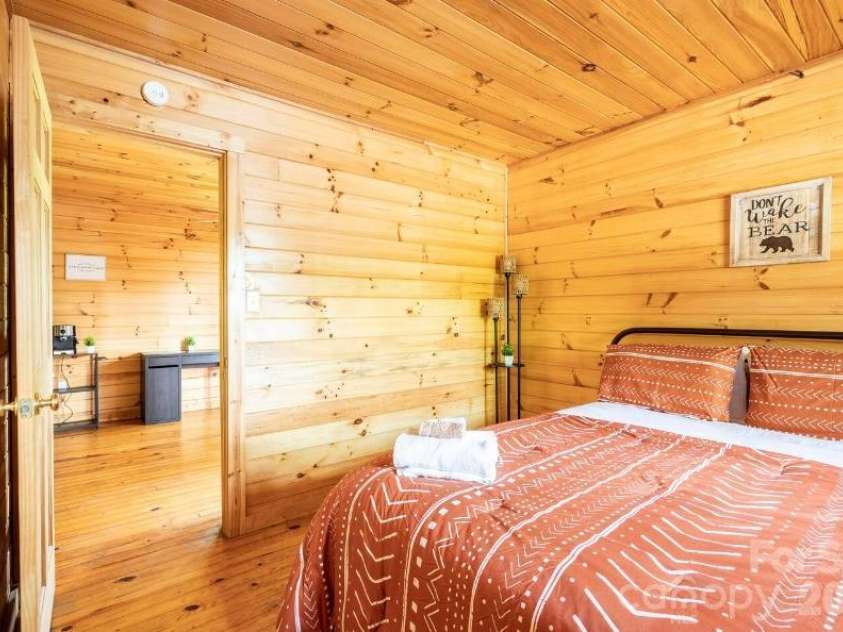295 Blue Ridge Parkway, Bryson City, NC 28713.  MLS# CAR4410466, YatesRealty ID 40878. 
