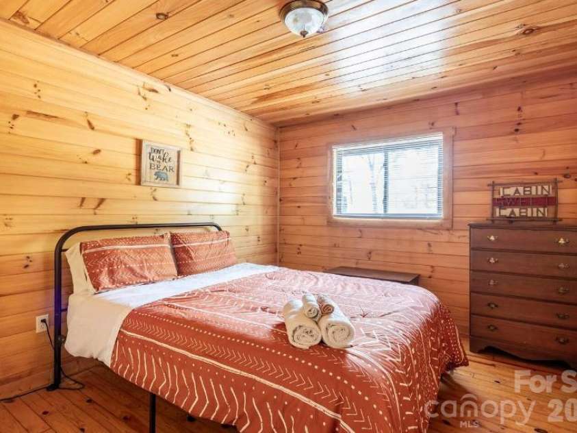 295 Blue Ridge Parkway, Bryson City, NC 28713.  MLS# CAR4410466, YatesRealty ID 40878. 
