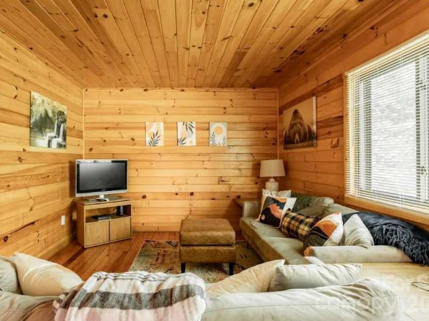 295 Blue Ridge Parkway, Bryson City, NC 28713.  MLS# CAR4410466, YatesRealty ID 40878. 