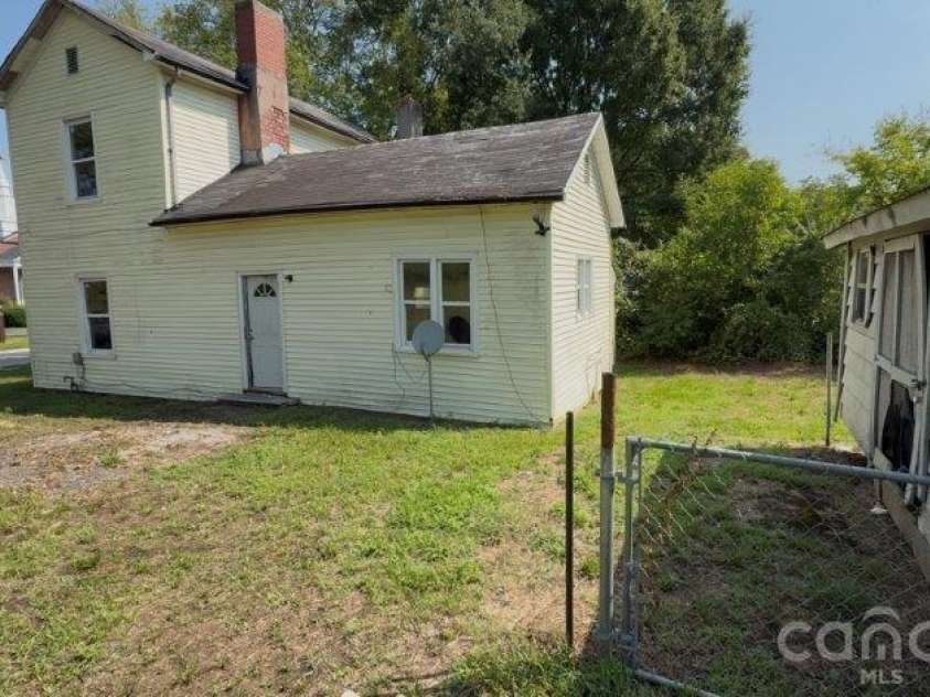 614 Saluda Road, Chester, SC 29706.  MLS# CAR4410542, YatesRealty ID 40887. 