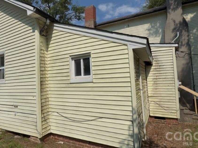 614 Saluda Road, Chester, SC 29706.  MLS# CAR4410542, YatesRealty ID 40887. 