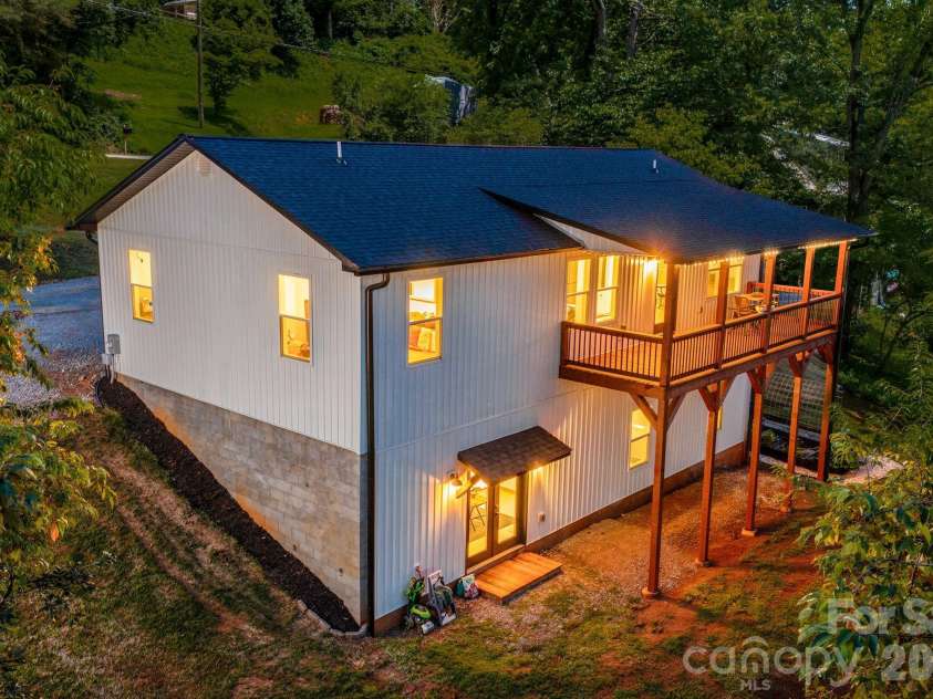 295 Penland Street, Clyde, NC 28721.  MLS# CAR4401322, YatesRealty ID 40888. 