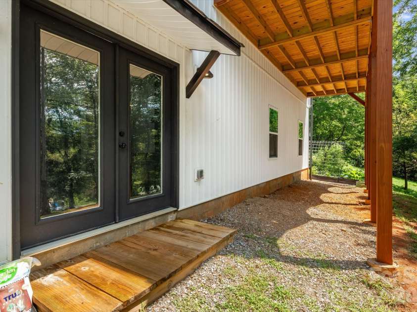 295 Penland Street, Clyde, NC 28721.  MLS# CAR4401322, YatesRealty ID 40888. 