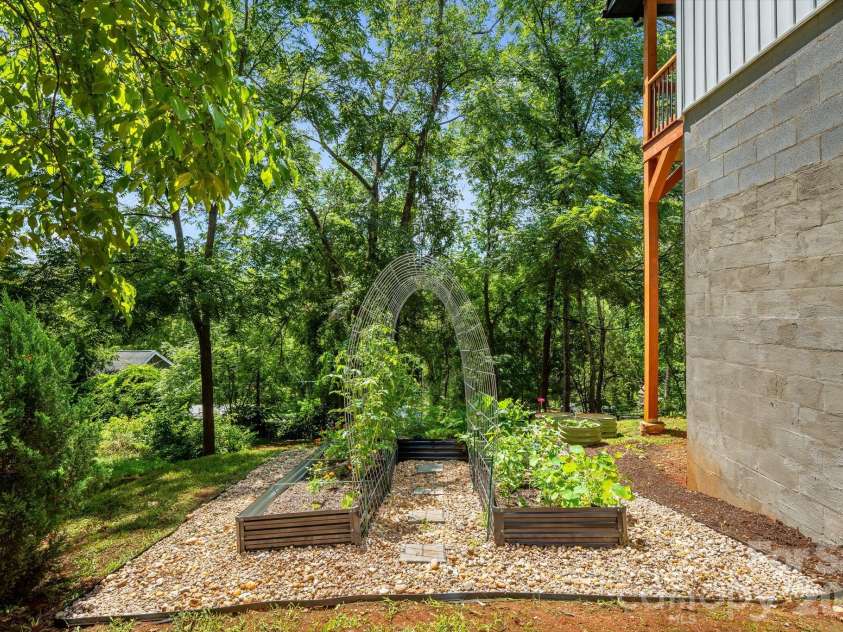 295 Penland Street, Clyde, NC 28721.  MLS# CAR4401322, YatesRealty ID 40888. 