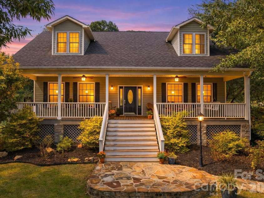 183 Lunar Trace Road, Waynesville, NC 28786.  MLS# CAR4345565, YatesRealty ID 4089. 