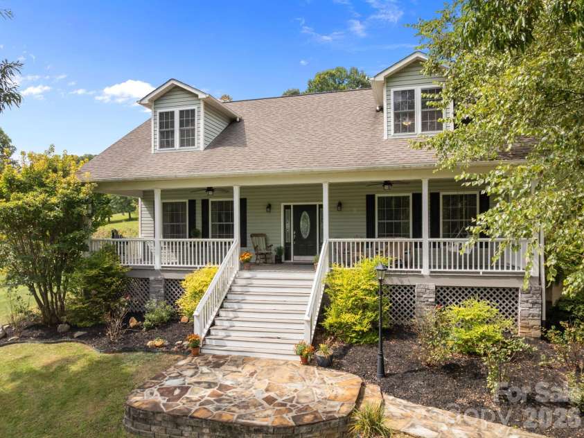 183 Lunar Trace Road, Waynesville, NC 28786.  MLS# CAR4345565, YatesRealty ID 4089. 