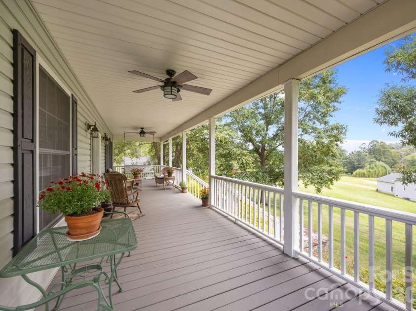 183 Lunar Trace Road, Waynesville, NC 28786.  MLS# CAR4345565, YatesRealty ID 4089. 