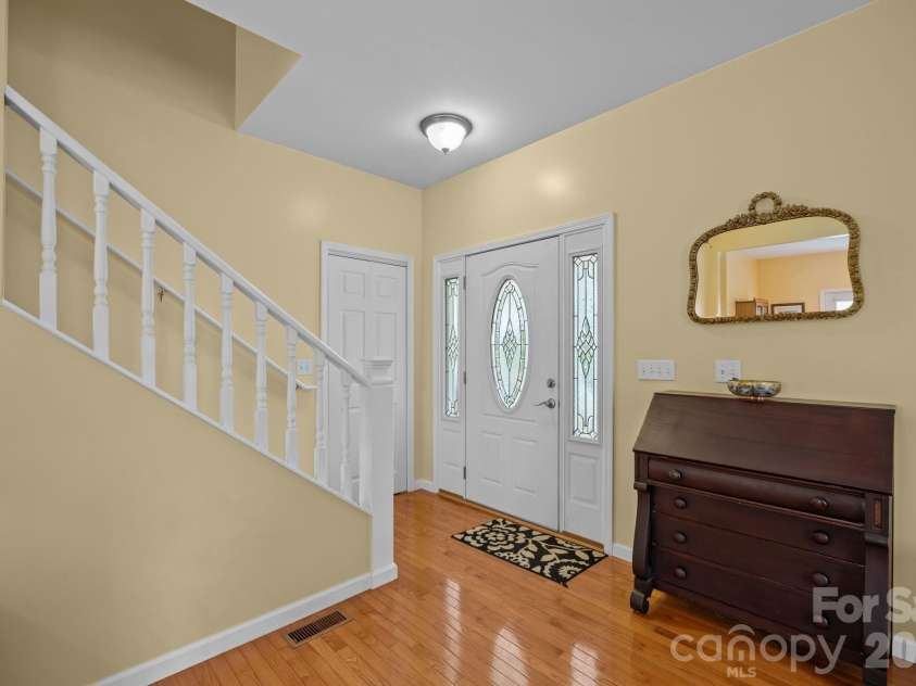 183 Lunar Trace Road, Waynesville, NC 28786.  MLS# CAR4345565, YatesRealty ID 4089. 