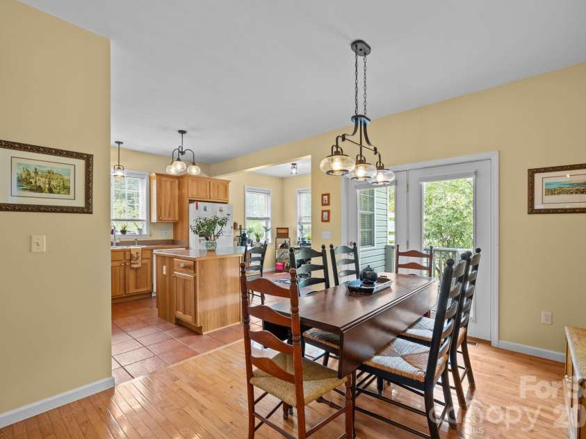 183 Lunar Trace Road, Waynesville, NC 28786.  MLS# CAR4345565, YatesRealty ID 4089. 