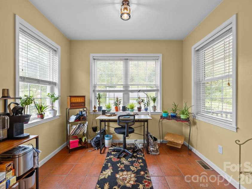 183 Lunar Trace Road, Waynesville, NC 28786.  MLS# CAR4345565, YatesRealty ID 4089. 
