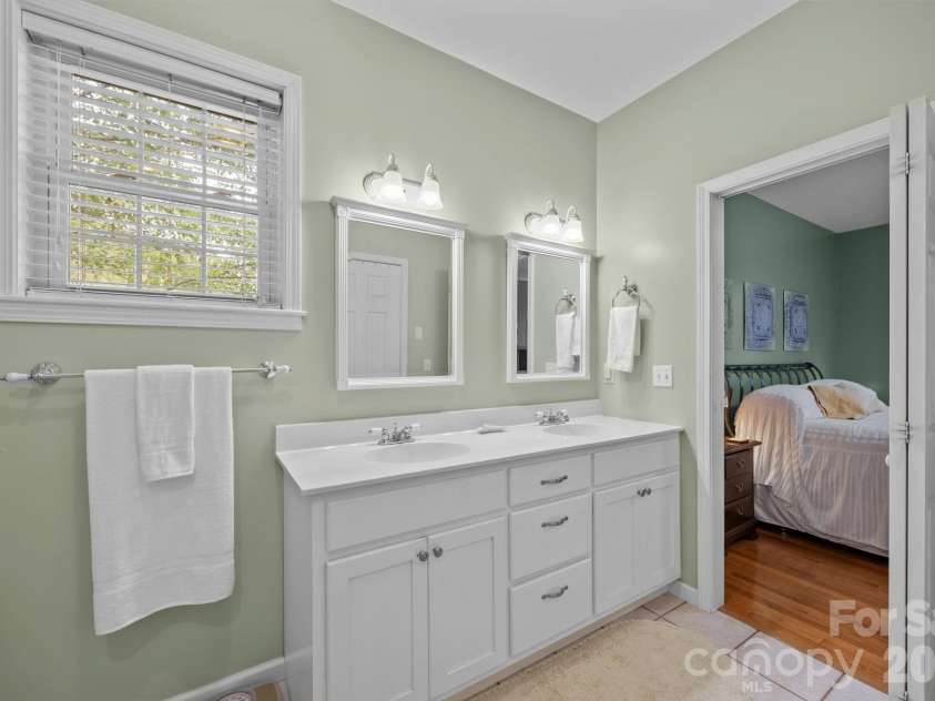 183 Lunar Trace Road, Waynesville, NC 28786.  MLS# CAR4345565, YatesRealty ID 4089. 