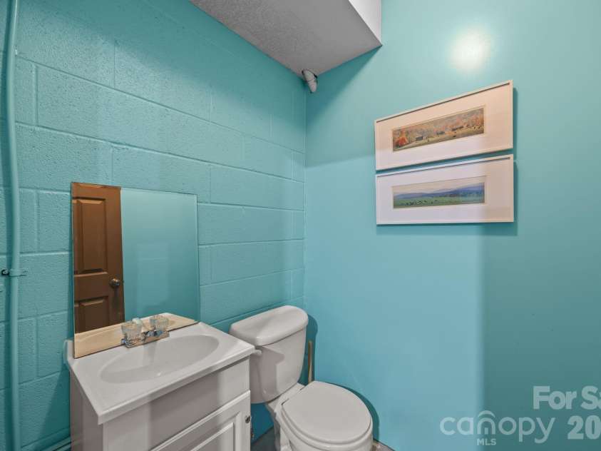 183 Lunar Trace Road, Waynesville, NC 28786.  MLS# CAR4345565, YatesRealty ID 4089. 