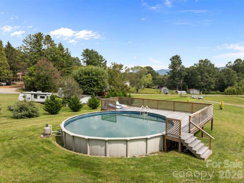 183 Lunar Trace Road, Waynesville, NC 28786.  MLS# CAR4345565, YatesRealty ID 4089. 