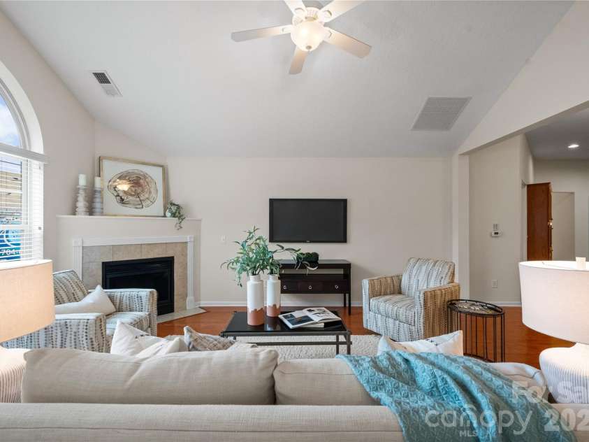 2304 Coltsview Lane, Matthews, NC 28105.  MLS# CAR4335560, YatesRealty ID 4089. 