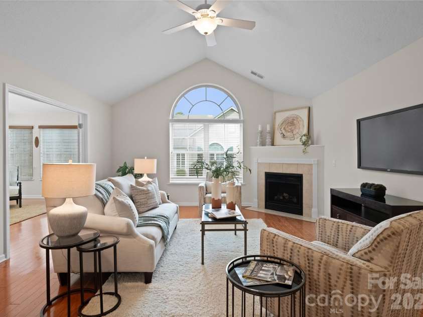 2304 Coltsview Lane, Matthews, NC 28105.  MLS# CAR4335560, YatesRealty ID 4089. 