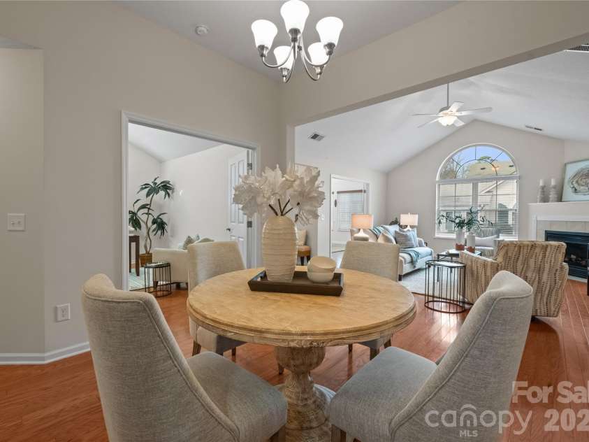 2304 Coltsview Lane, Matthews, NC 28105.  MLS# CAR4335560, YatesRealty ID 4089. 